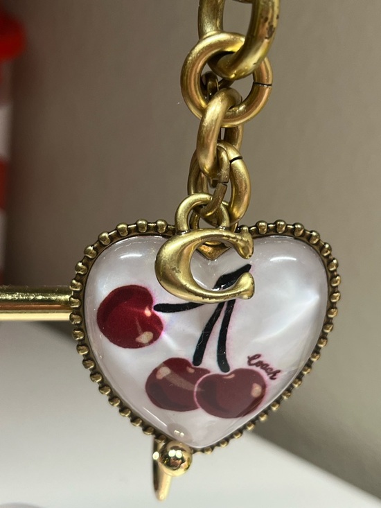 coach vintage cherry heart charm - Picture 3 of 6